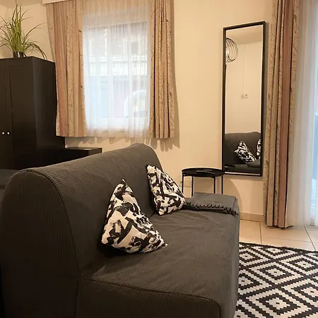 Alpzbase Apartment *